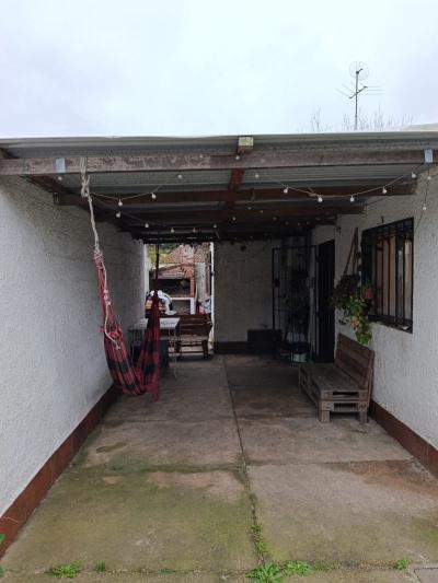 SE VENDE CASA 3 DORMITORIOS Y TERRENO ANEXO CON GRAN POTENCIAL