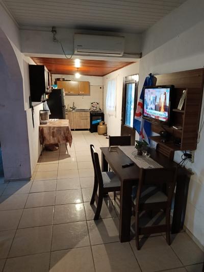 SE VENDE CASA 3 DORMITORIOS Y TERRENO ANEXO CON GRAN POTENCIAL