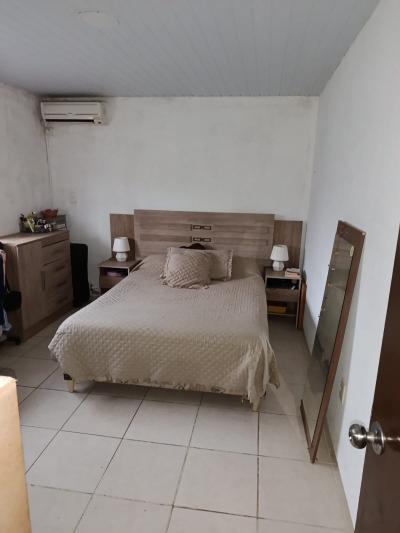 SE VENDE CASA 3 DORMITORIOS Y TERRENO ANEXO CON GRAN POTENCIAL