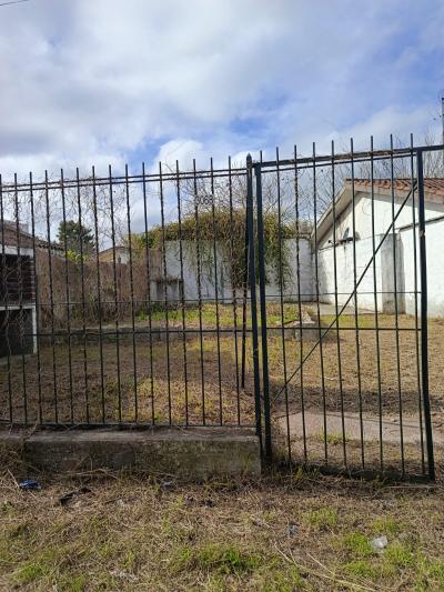 SE VENDE CASA 3 DORMITORIOS Y TERRENO ANEXO CON GRAN POTENCIAL