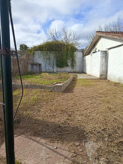 SE VENDE CASA 3 DORMITORIOS Y TERRENO ANEXO CON GRAN POTENCIAL