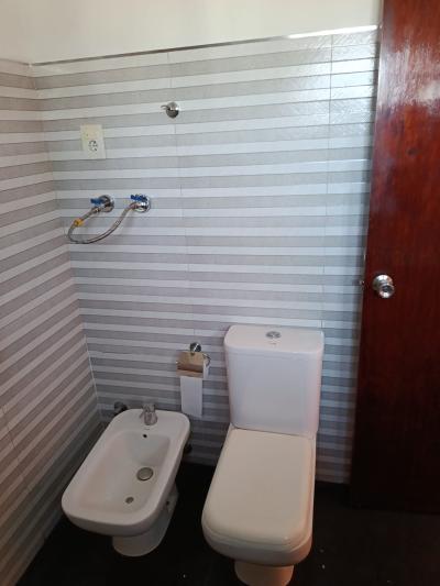 SE VENDE 2 PROPIEDADES EN UN MISMO PADRÓN C/ GARAJE Y DEPÓSITO (VILLA ESPAÑOLA / LA UNIÓN)