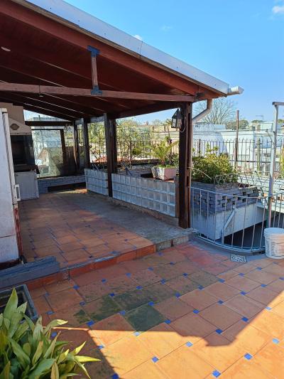 SE VENDE 2 PROPIEDADES EN UN MISMO PADRÓN C/ GARAJE Y DEPÓSITO (VILLA ESPAÑOLA / LA UNIÓN)