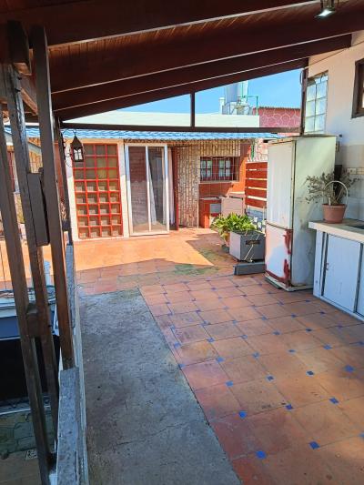 SE VENDE 2 PROPIEDADES EN UN MISMO PADRÓN C/ GARAJE Y DEPÓSITO (VILLA ESPAÑOLA / LA UNIÓN)