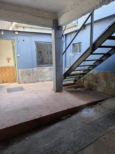 SE VENDE 2 PROPIEDADES EN UN MISMO PADRÓN C/ GARAJE Y DEPÓSITO (VILLA ESPAÑOLA / LA UNIÓN)