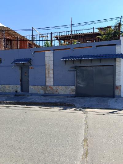 SE VENDE 2 PROPIEDADES EN UN MISMO PADRÓN C/ GARAJE Y DEPÓSITO (VILLA ESPAÑOLA / LA UNIÓN)