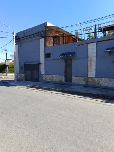 SE VENDE 2 PROPIEDADES EN UN MISMO PADRÓN C/ GARAJE Y DEPÓSITO (VILLA ESPAÑOLA / LA UNIÓN)