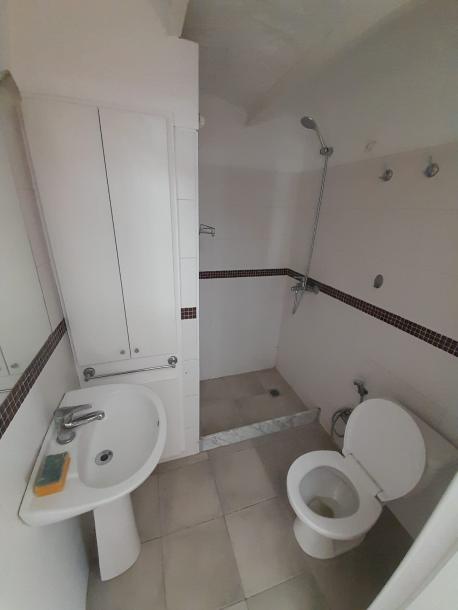SE ALQUILA APARTAMENTO DE UNA HBAITACION - PARQUE RODO-6