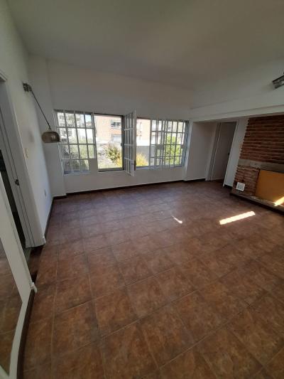 SE ALQUILA APARTAMENTO DE UNA HBAITACION - PARQUE RODO