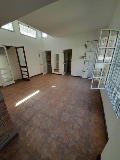 SE ALQUILA APARTAMENTO DE UNA HBAITACION - PARQUE RODO