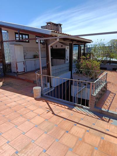 SE VENDE 2 PROPIEDADES EN UN MISMO PADRÓN C/ GARAJE Y DEPÓSITO (VILLA ESPAÑOLA / LA UNIÓN)
