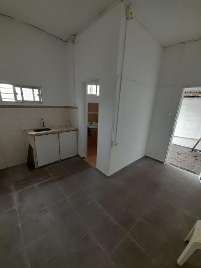 SE ALQUILA APARTAMENTO DE UNA HABIACION - LA CRUZ DE CARRASCO