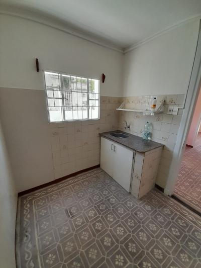 SE ALQUILA CASA DE 2 DORMITORIOS - MALVIN ALTO