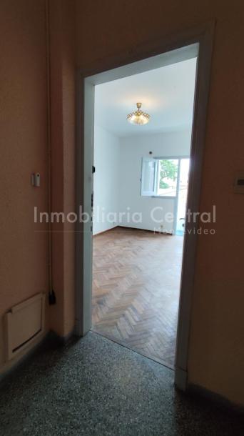 ***RESERVADO// Alquiler Buceo 1 dormitorio sobre Av. Ramón Anador-3