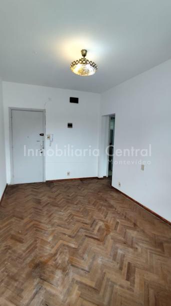 ***RESERVADO// Alquiler Buceo 1 dormitorio sobre Av. Ramón Anador-5