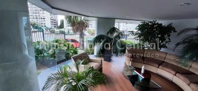 Gran planta sobre avenida a metros del Puertito del Buceo - OPORTUNIDAD -