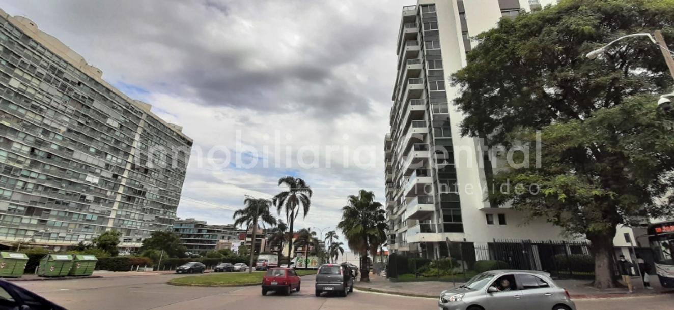 Gran planta sobre avenida a metros del Puertito del Buceo - OPORTUNIDAD --2