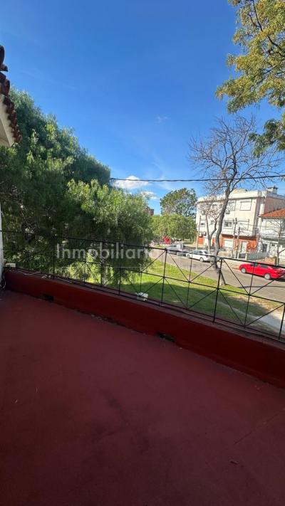 VENDIDO/ Oportunidad en Malvin, casa en ph independiente