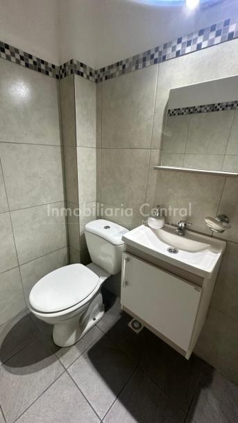 VENDIDO/ Oportunidad en Malvin, casa en ph independiente-16