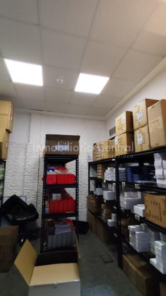 Gran local 400mts. Dos plantas en zona comercial. Cordón - La comercial-33