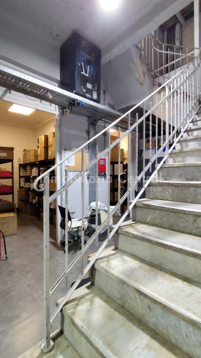 RESERVADO! Gran local 400mts. Dos plantas en zona comercial. Cordón - La comercial