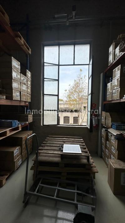 RESERVADO! Gran local 400mts. Dos plantas en zona comercial. Cordón - La comercial