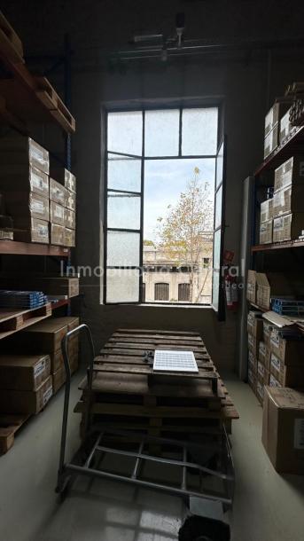 Gran local 400mts. Dos plantas en zona comercial. Cordón - La comercial-26