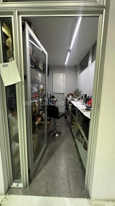 RESERVADO! Gran local 400mts. Dos plantas en zona comercial. Cordón - La comercial