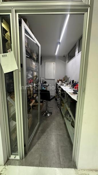 Gran local 400mts. Dos plantas en zona comercial. Cordón - La comercial-22