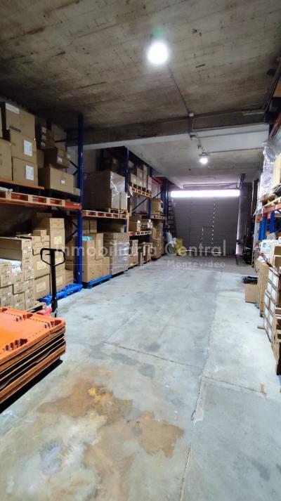 RESERVADO! Gran local 400mts. Dos plantas en zona comercial. Cordón - La comercial