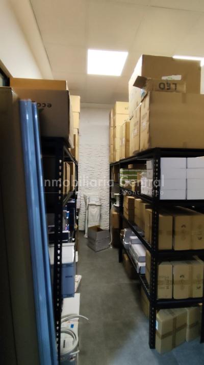 RESERVADO! Gran local 400mts. Dos plantas en zona comercial. Cordón - La comercial