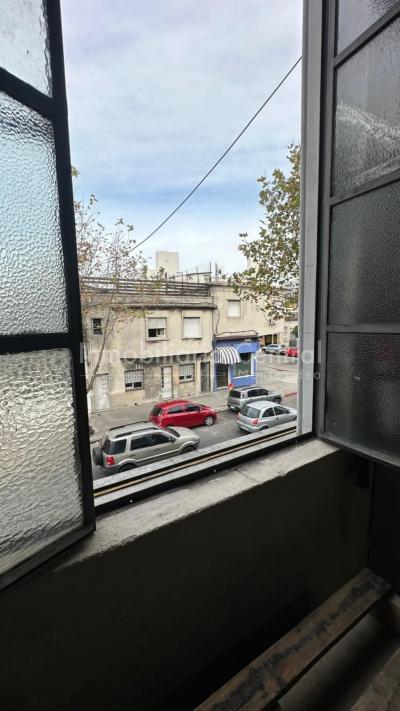 RESERVADO! Gran local 400mts. Dos plantas en zona comercial. Cordón - La comercial