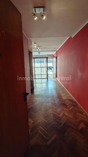 Venta Oficina - Consultorio - Ciudad Vieja-1