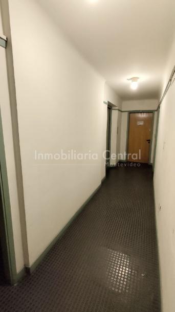 Venta Oficina - Consultorio - Ciudad Vieja-11