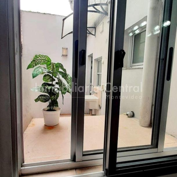 Oportunidad ideal inversión Jacinto Vera! 2 dorm + 2 patios-1