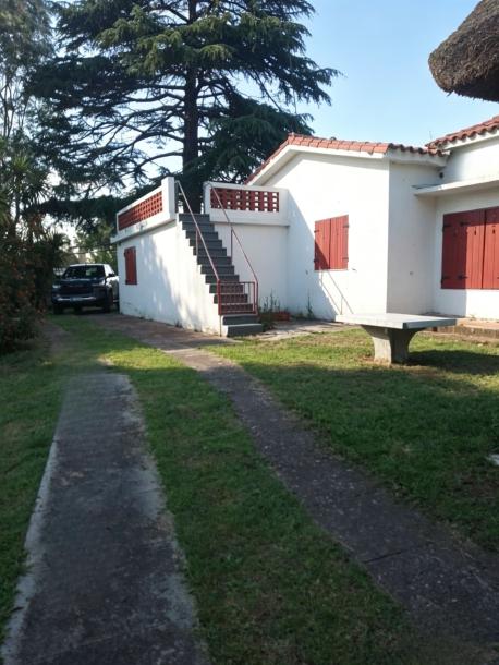Venta de hermoso chalet - Parque del Plata --1