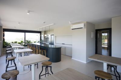 Venta Penthouse De 3 Dormitorios Al Norte, 402d - Rambla Costanera