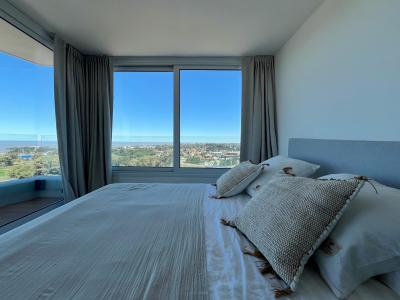 Venta - Apartamento 3 dormitorios, Garaje doble incluido, piso 17 - Ventura Tower Carrasco