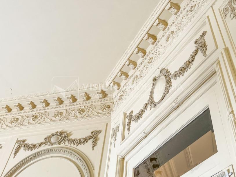 Venta de Palacete: Mansión señorial de 1913 de 690 m2 interiores y 224 de terrazas; 4 plantas, una reciclada inmaculada de gran nivel, completamente Amueblada. Ciudad Vieja. Inversión: U$ 400.000 dólares-21