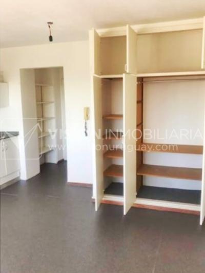 Monoambiente para Inversión frente a Tres Cruces Terminal y Shopping, Piso 4. Renta $13.000 pesos - INVIERTA U$ 73.500 dólares.