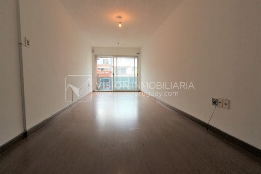 Apartamento al Frente de 1 Dormitorio y 1 Baño, impecable, Pocitos-1