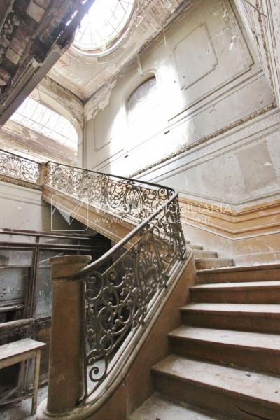 Edificio Palacio Amézaga, oportunidad de inversión, a reciclar para sede corporativa, oficinas u otro destino, 1500 m2 en el corazón de la Cd. Vieja.