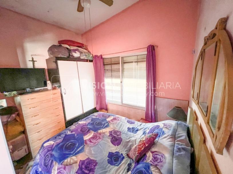 Venta conjunta de Dos Casas independientes en un gran terreno de 622 m2, una de 2 Dormitorios y 1 Baño, la otra de 1 Dormitorio y 1 Baño, Parrillero, Garaje. Barrio Español del balneario Atlántida, 8 cuadras al Norte de la Interbalnearia por Ruta 11.-31