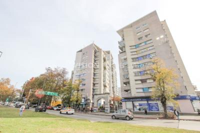 Tres Cruces Apto 1 Dorm, Piso 15 - vistas, Balcón y Terraza Lav, 43 m2.