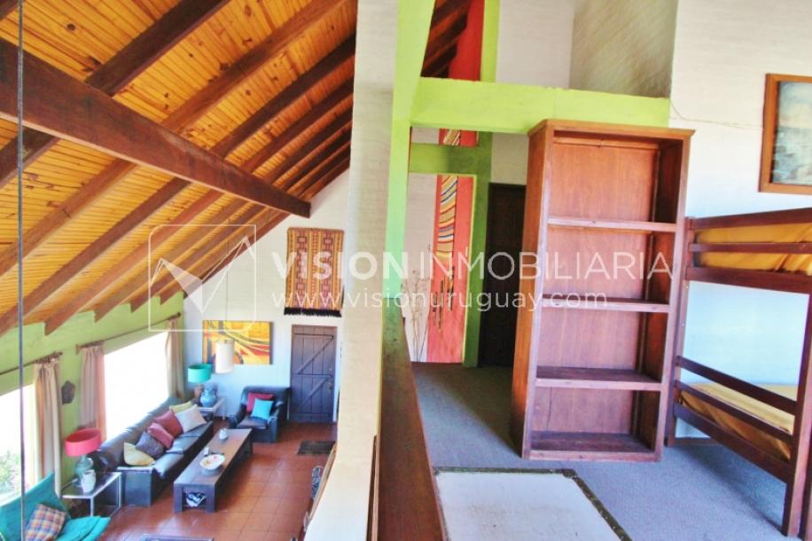 Espectacular Casa en Punta del Diablo a pasos del mar; piscina climatizada, barbacoa, chillout.-70