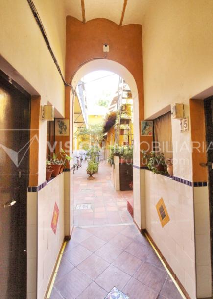 Hospedaje Hotel Hostal Pensión con Renta, 30 habitaciones, 457m2 construidos, Cd. Vieja-1