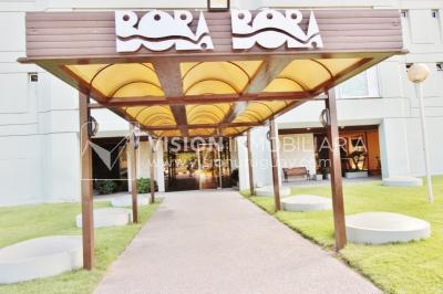 Apartamento en piso alto, 2 dorm. y servicio, muy amplios ambientes 118m2 con amenities y gran confort.