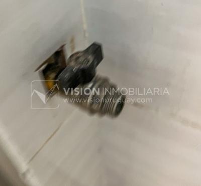 Apartamento con Renta en Venta al frente 2 Dormitorios 2 Baños, La Blanqueada, Av. 8 de Octubre, en Piso 3. Semiequipado. Amenities: 3 Parrilleros, gran Patio Juegos para Niños. Portería y Vigilancia