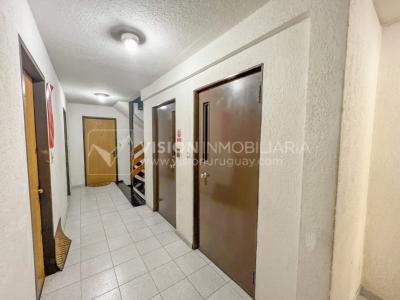 Apartamento con Renta en Venta al frente 2 Dormitorios 2 Baños, La Blanqueada, Av. 8 de Octubre, en Piso 3. Semiequipado. Amenities: 3 Parrilleros, gran Patio Juegos para Niños. Portería y Vigilancia