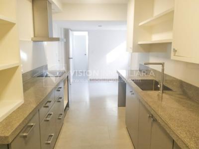 Apartamento en Rambla Piso alto al Puertito del Buceo 3 dorm + Servicio, 180 m2; Alquiler U$S 2.250 / GC $31.000